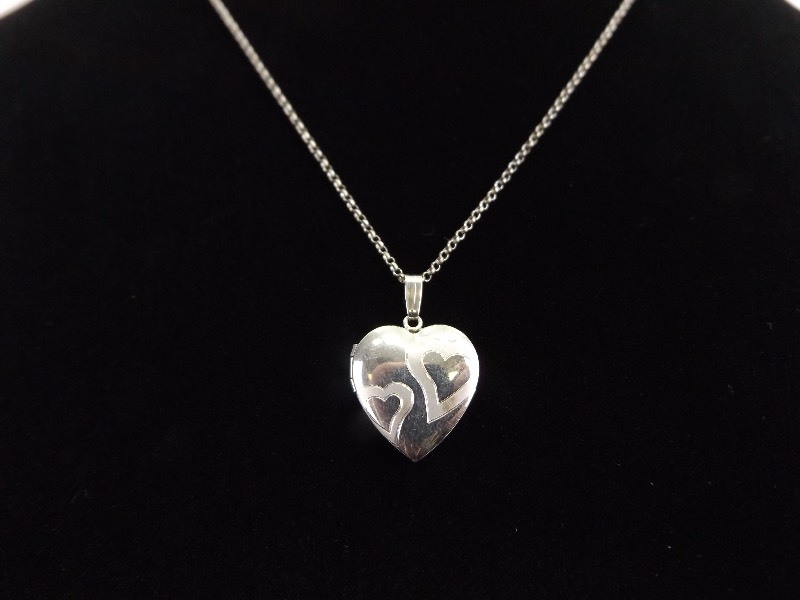 .925 Sterling Silver Heart Locket Pendant Necklace