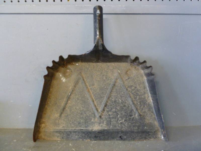 Vintage Dustpan