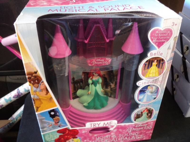 lot 7 image: Disney Princess Light and Sound Mus...