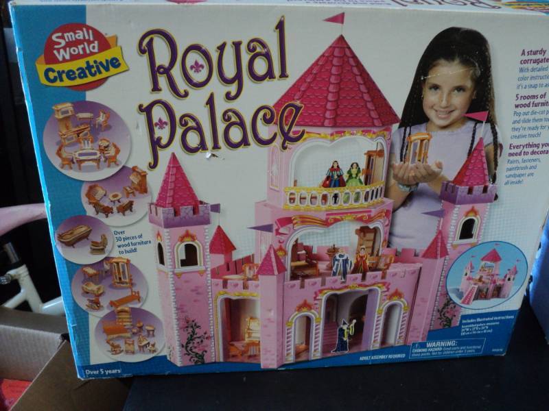 lot 24 image: Royal Palace...