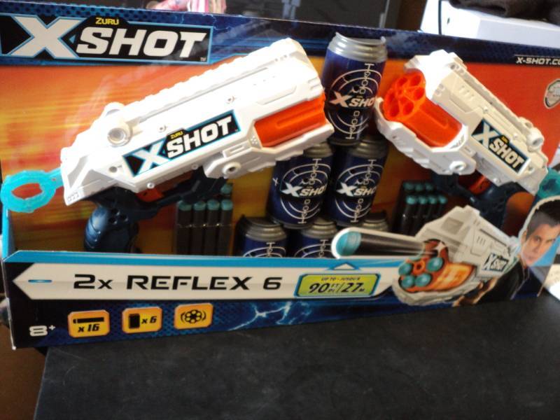lot 27 image: Zuru X-Shot...