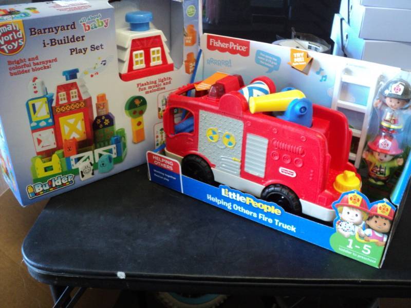 lot 28 image: Barnyard Builder and Fisher Price F...