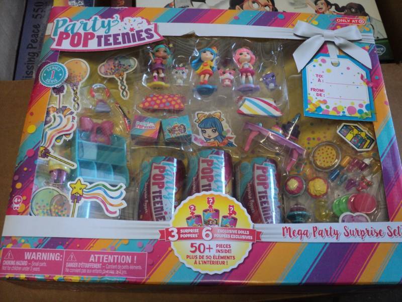lot 39 image: Party PopTeenies Party Set...