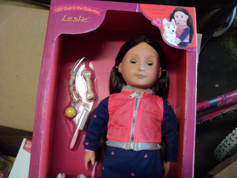 lot 43 image: Leslie Our Generation Doll...