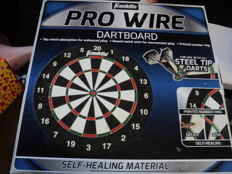 lot 73 image: Franklin Pro Wire Dartboard...