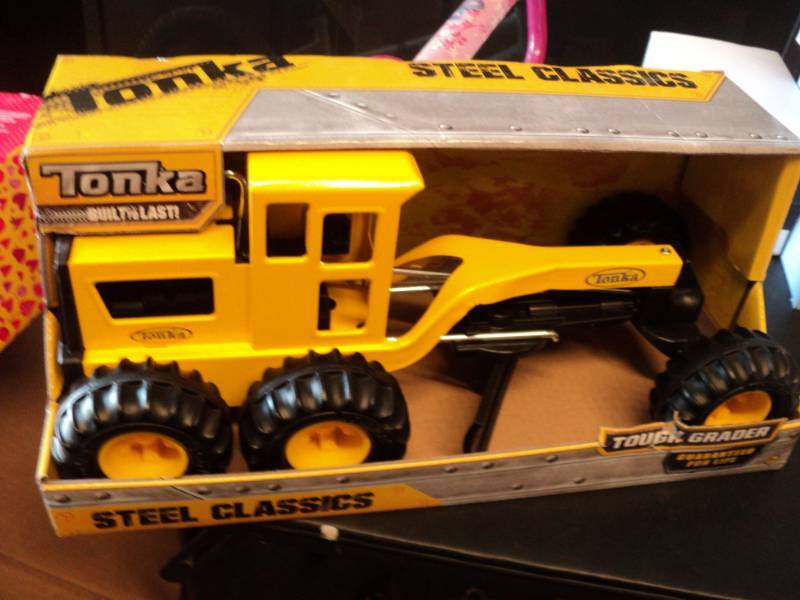 lot 78 image: Tonka Steele Classics...