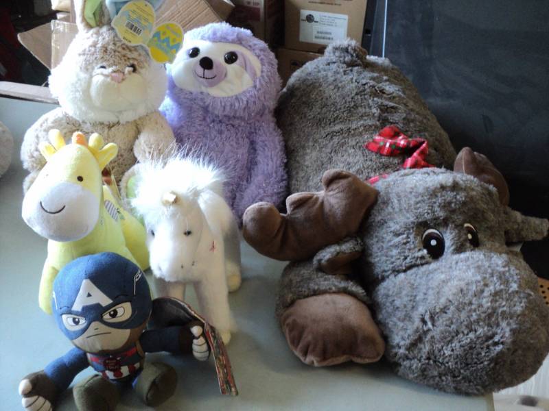 lot 87 image: Lot of Stuffed Animals...