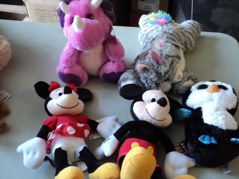 lot 88 image: Lot of Stuffed Animals...