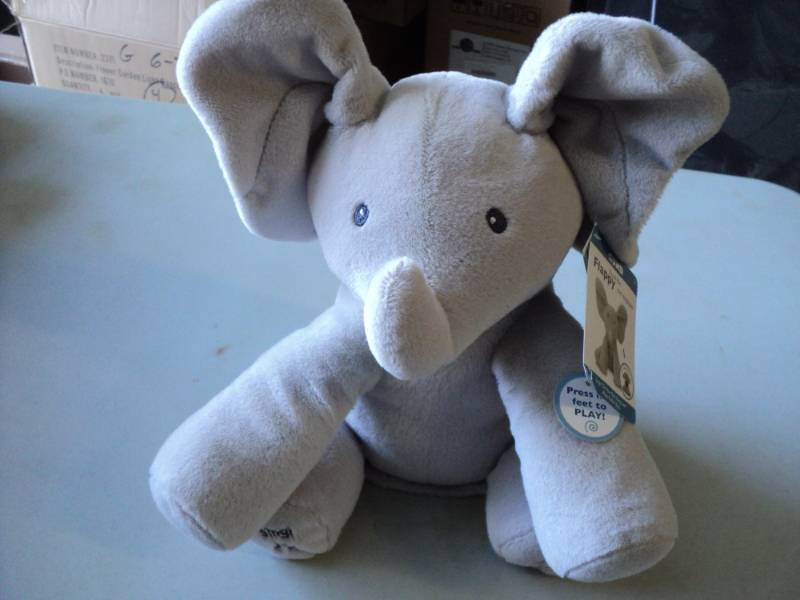 lot 89 image: Flappy the Talking Elephant retail...