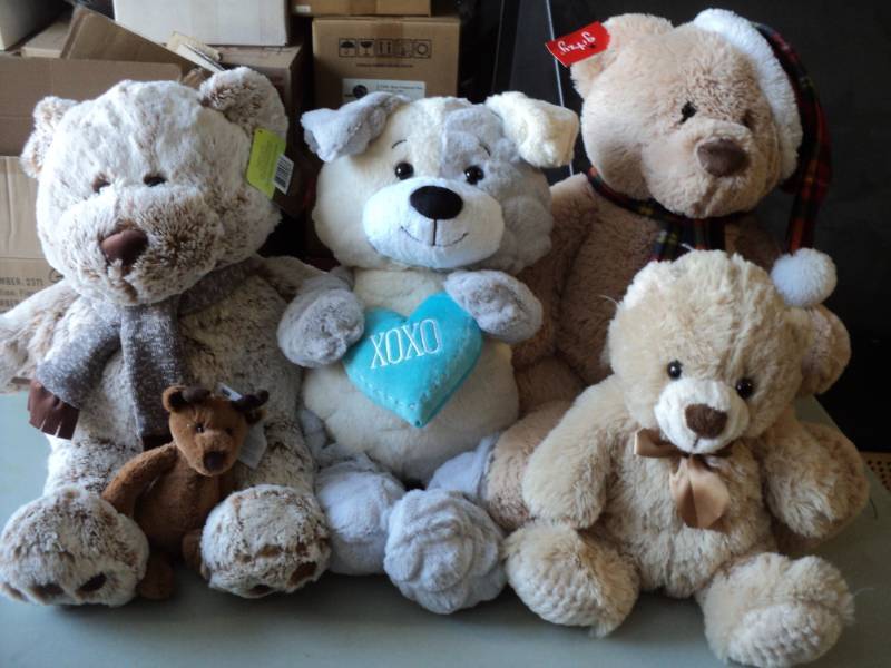 lot 90 image: Lot of Stuffed Animals...