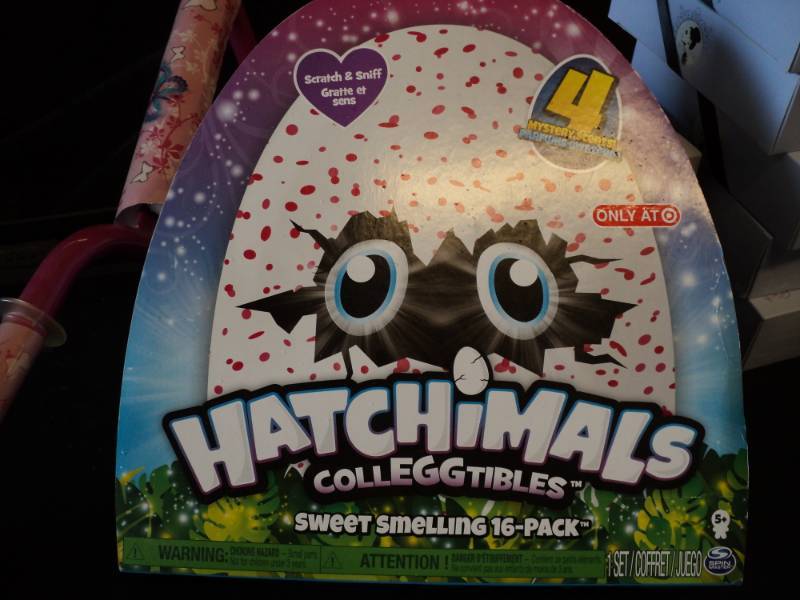 lot 94 image: Hatchimals 16 Pack...