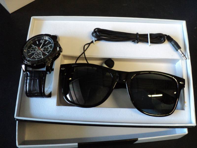 lot 99 image: Gift Pack...