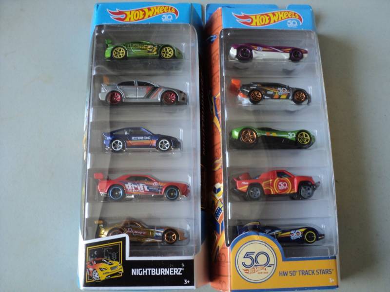 lot 108 image: Set of 2 Hotwheels...