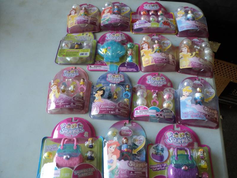 lot 119 image: 15 Squinkies...