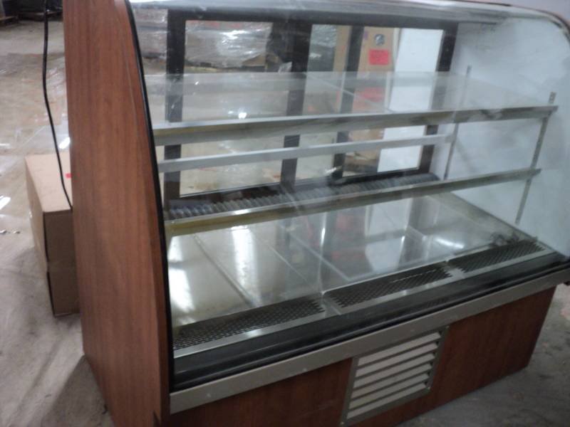 lot 8 image: Refrigerated Electric Glass Display...