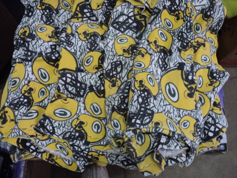 lot 32 image: 8 Hand Sewn Green Bay Packers Short...