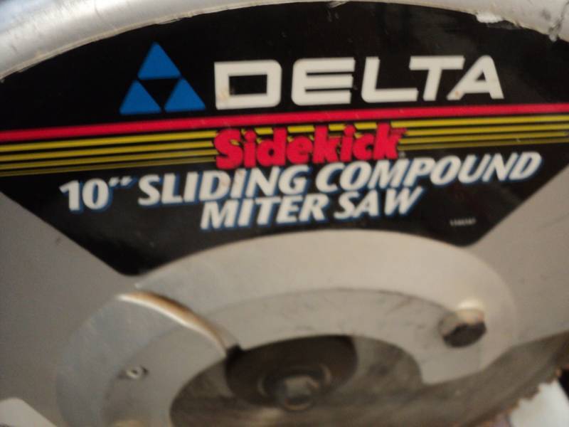 lot 44 image: Delta 10 Sliding Compound Miter Sa...