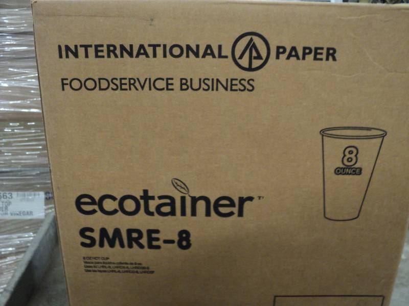 lot 50 image: International Paper Case of 8 oz Cu...