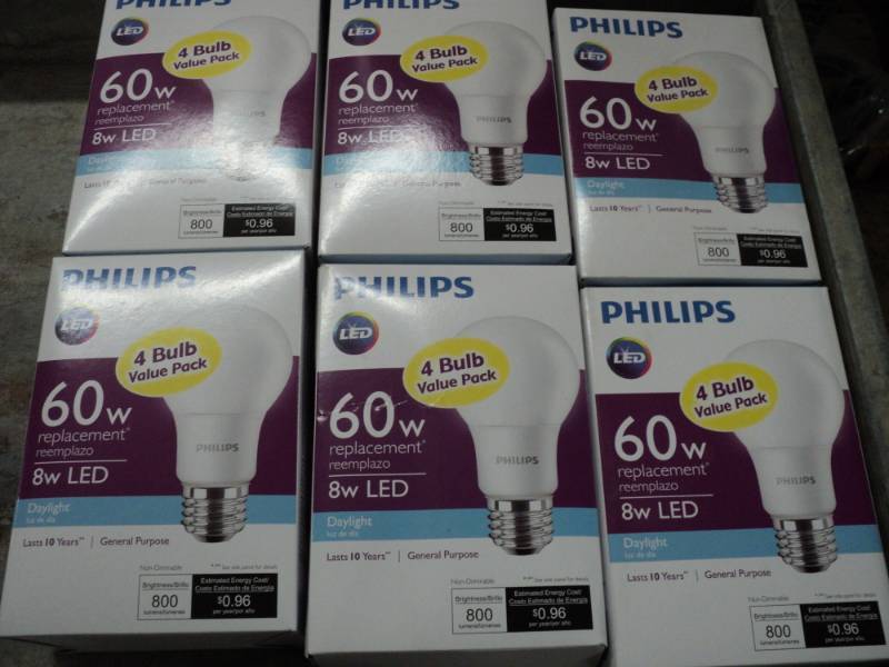 lot 60 image: 6 Philips- 4 packs 60W LED Lightbul...