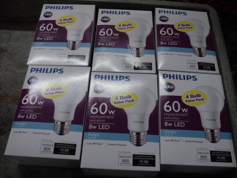 lot 61 image: 6 Philips- 4 packs 60W LED Lightbul...