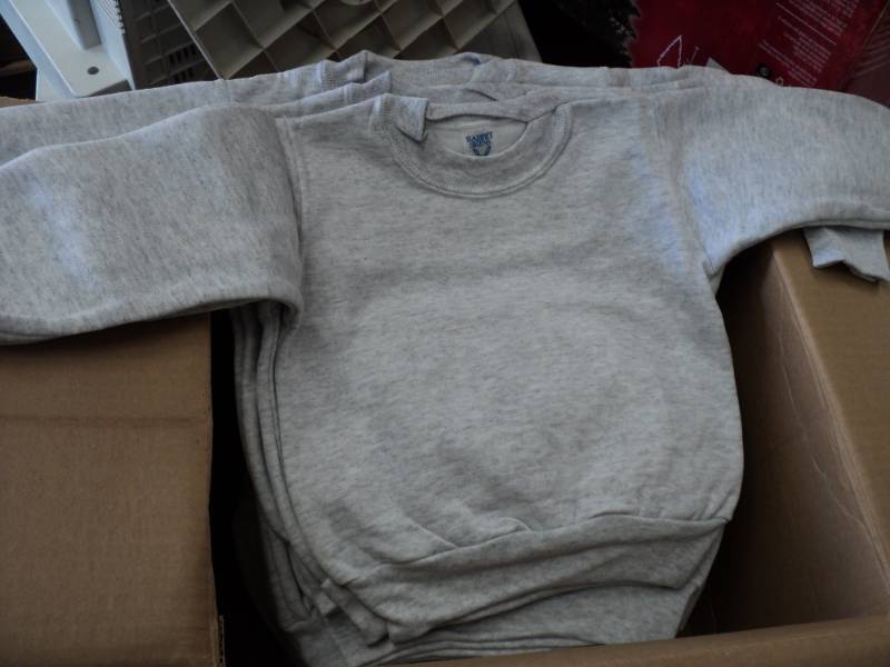 lot 106 image: 18 Grey Size 2 Long Sleeve Sweatshi...