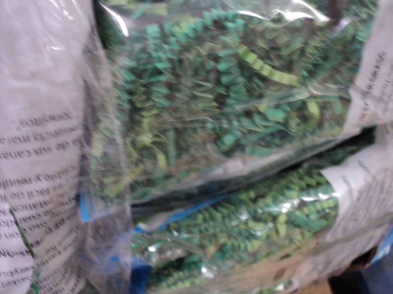 lot 116 image: Easter Grass 1 Box Crinkle Multi Co...