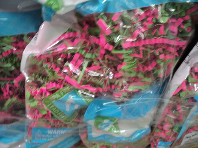lot 120 image: Easter Grass 1 box of 1.25 oz bags ...