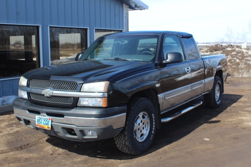lot 3530 image: 2003 Chevrolet Silverado 1500 Z71 4x4
