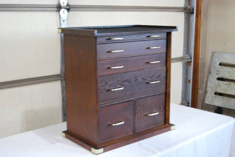 lot 24 image: Sportsman 203