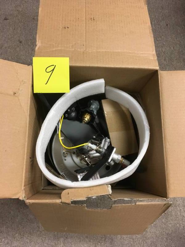 lot 9 image: Mr. Heater 45,000 BTU 540-Degree Radiant Propane Tank Top Portable Heater in good working condition