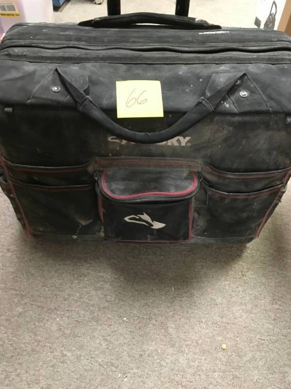 lot 66 image: HUSKY TOOL BAG USED
