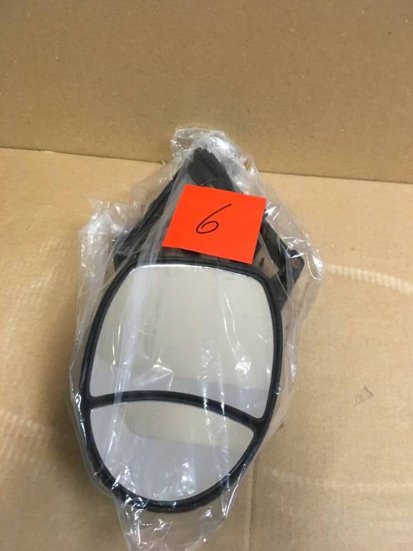lot 6 image: Reese Towpower Premium Universal Towing Mirror not used