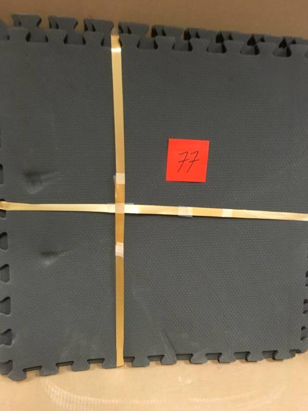lot 77 image: Fatigue mat Squares - set of 4 Black in good condition