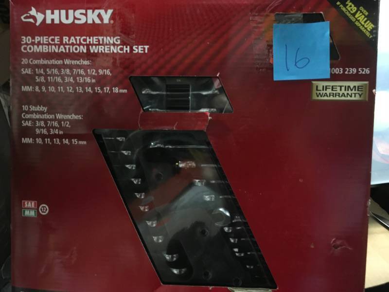 lot 16 image: Husky SAEMM Ratcheting Wrench Set with Stubby and Pouch (30-Piece) in very good condition