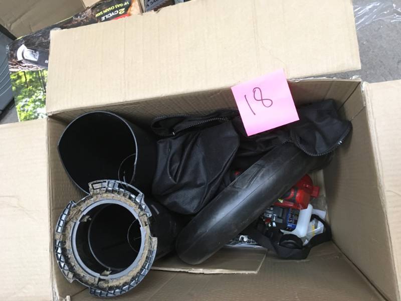lot 18 image: Toro 150 MPH 460 CFM 25.4cc 2-Cycle Handheld Gas Leaf Blower Vacuum USED  in very good condition