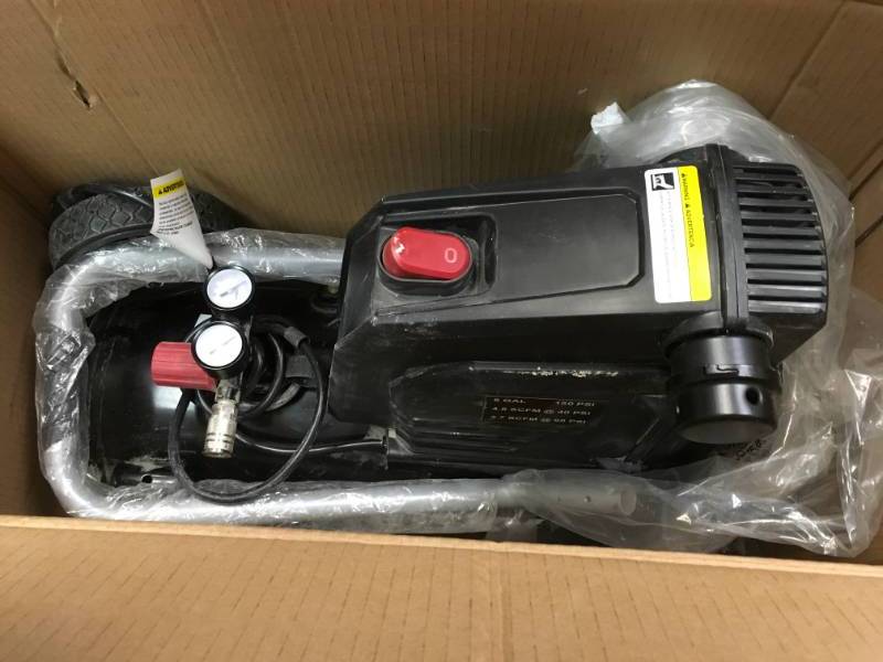 lot 45 image: Husky 8G 150 PSI Hotdog Air Compressor  in very good condition