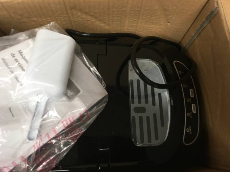 lot 65 image: Magic Chef 27 lb. Portable Countertop Ice Maker in Stainless Steel  in very good condition