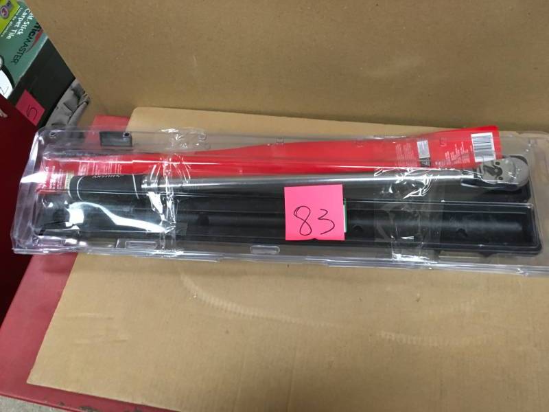 lot 83 image: Husky 50-250 ft. lbs. 12 in. Drive Torque Wrench  in very good condition