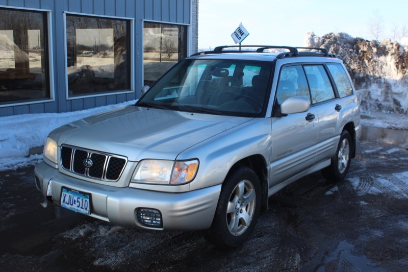 lot 3543 image: 2001 Subaru Forester S AWD - 133,845 Miles -