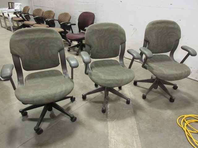 HERMAN MILLER HYDRAULIC OFFICE CHAIRS
