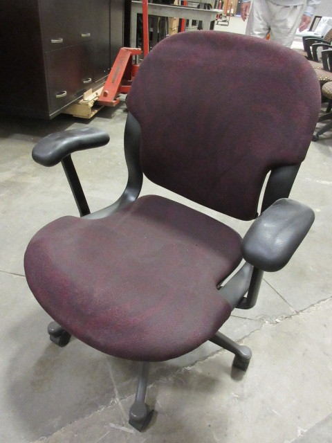 HERMAN MILLER HYDRAULIC OFFICE CHAIR