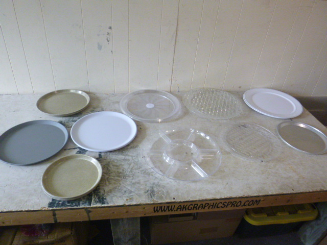lot 17 image: Serving Trays