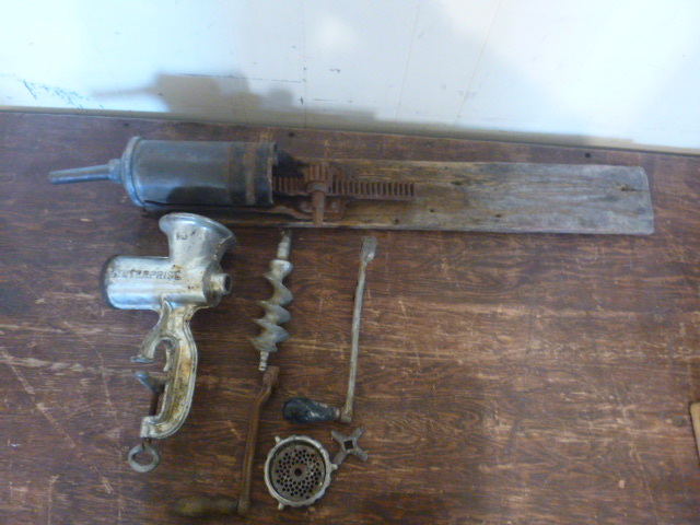 lot 23 image: Vintage Sausage Stuffer and Meat Grinder