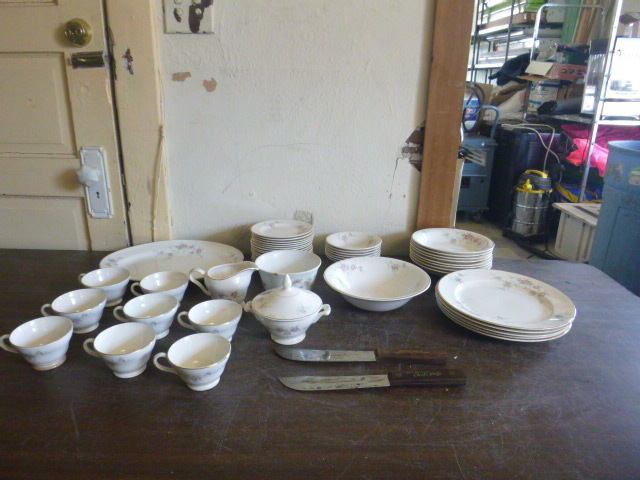 lot 25 image: Set of Edwin M. Knowles Semi Vitregus Fine China