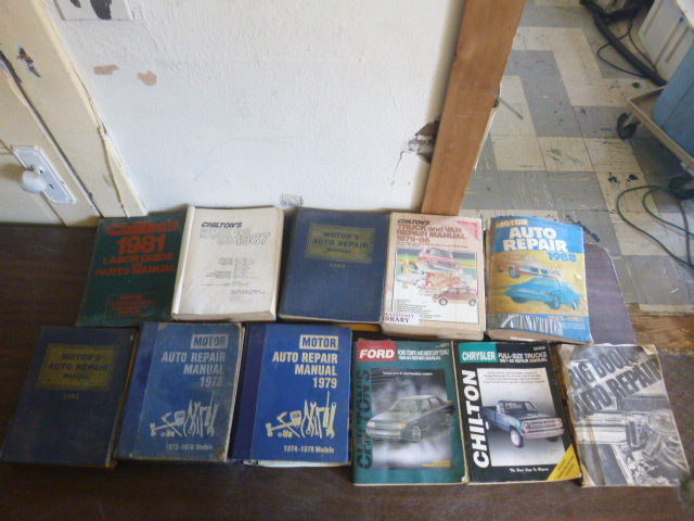 lot 27 image: 11 Auto Repair Manuals