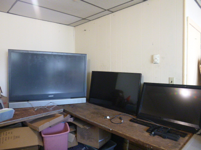 lot 34 image: 3 Televisions
