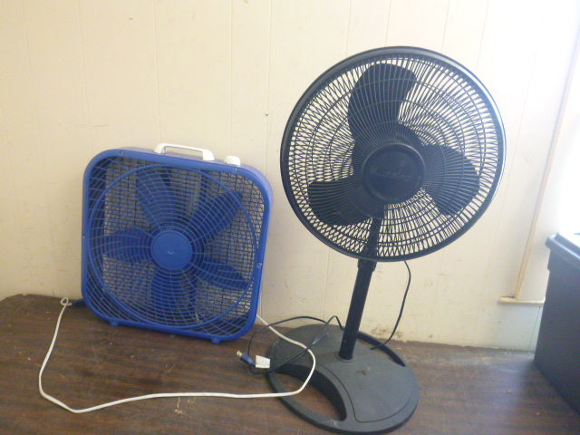 lot 39 image: 2 Fans