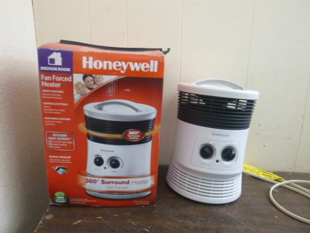 lot 43 image: Honeywell Fan Forced Heater