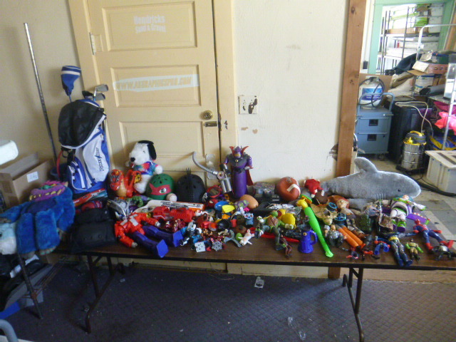 lot 50 image: Large lot of Toys