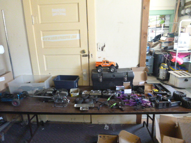 lot 52 image: Miscellaneous Remote Control Parts